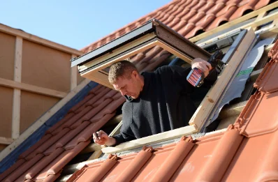 Pose de fenêtres de toit Velux à Neuilh
